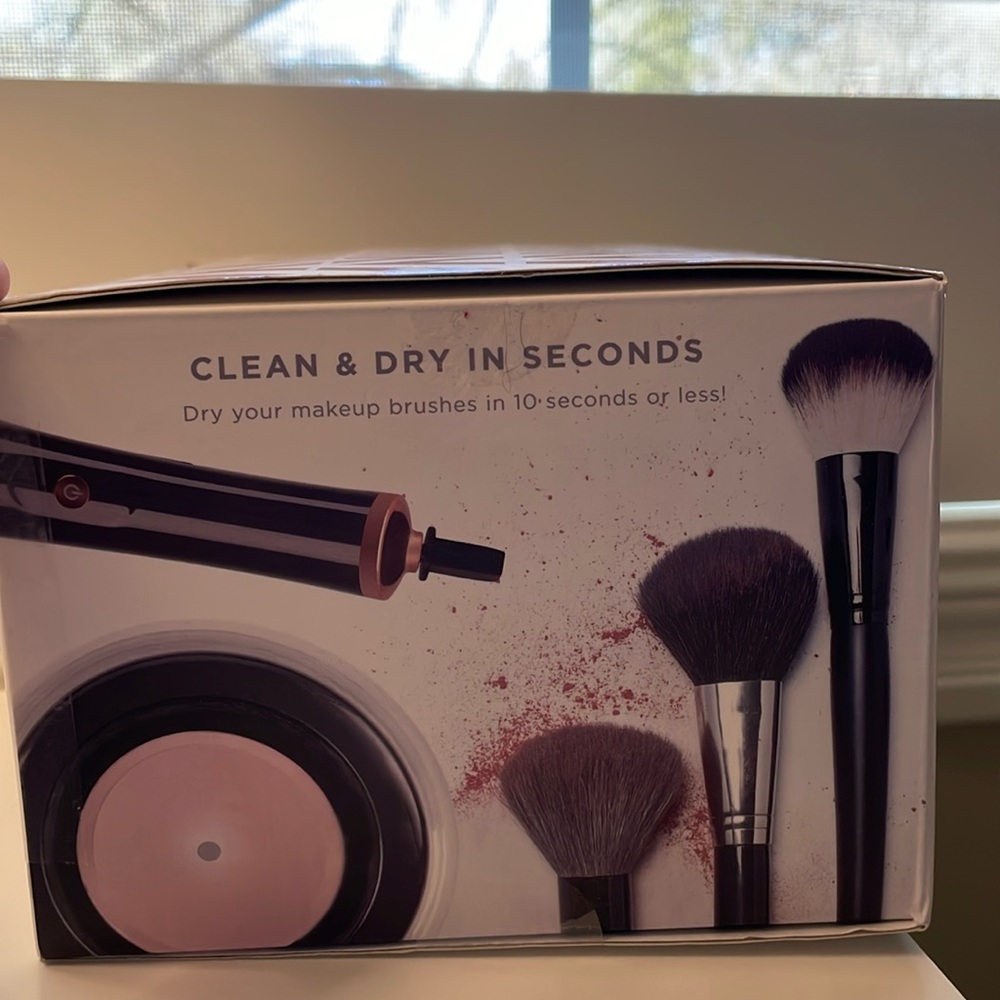 Mähli Makeup Brush Cleaner